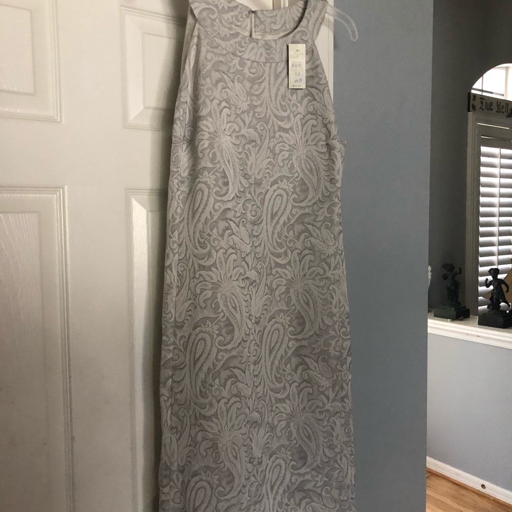 Casual dressy dress!   Great tidal or baby  shower dress!